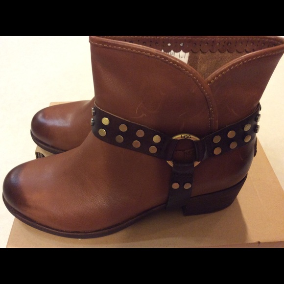 NewUggs boots - Picture 4 of 9